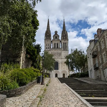La-haut - Cathedrale - Centre-ville Angers